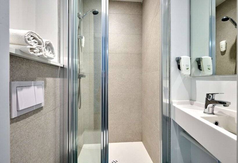 ホテル Kyriad Direct Nevers Nord  Varennes Vauzelles