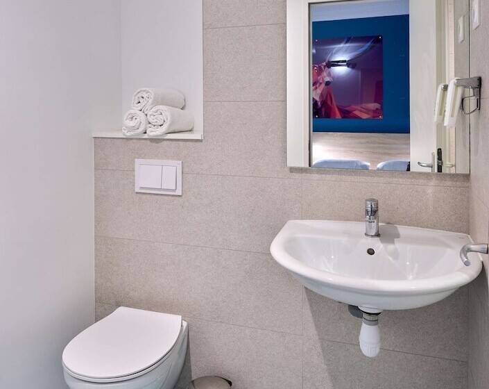 ホテル Kyriad Direct Nevers Nord  Varennes Vauzelles