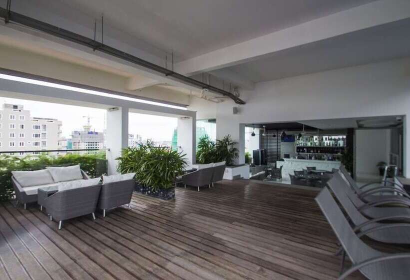 בית מלון כפרי Naki Suites @ Silvertown