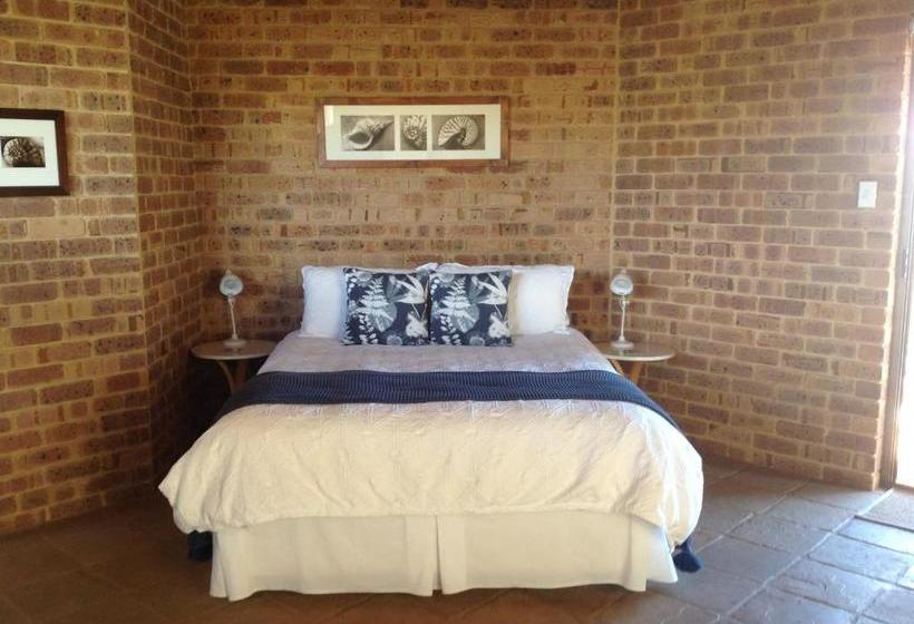 هتل Nautilus Retreat Kalbarri B&b