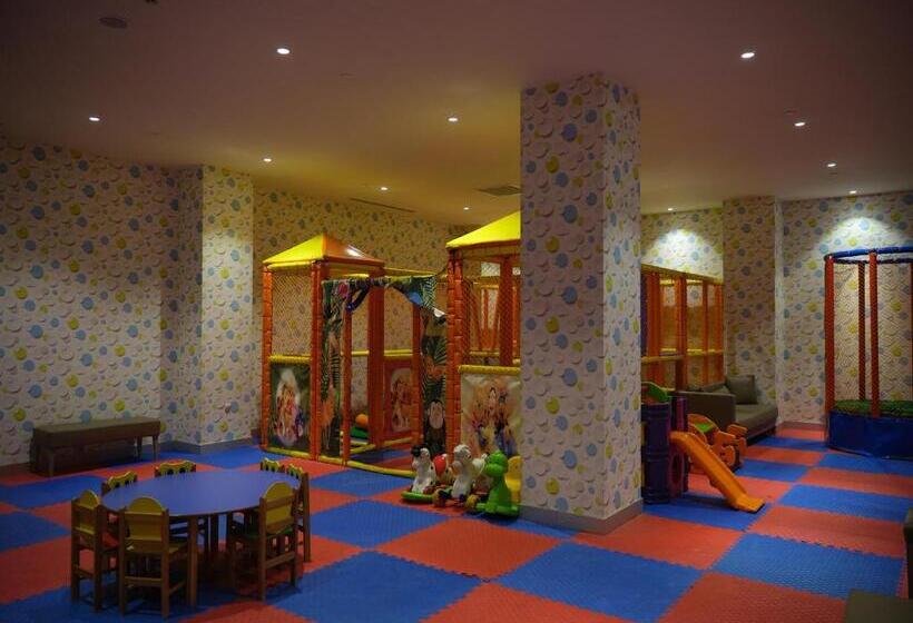 هتل Qafqaz Tufandag Mountain Resort