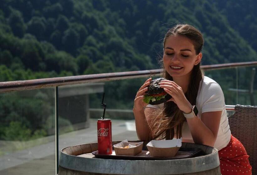 هتل Qafqaz Tufandag Mountain Resort