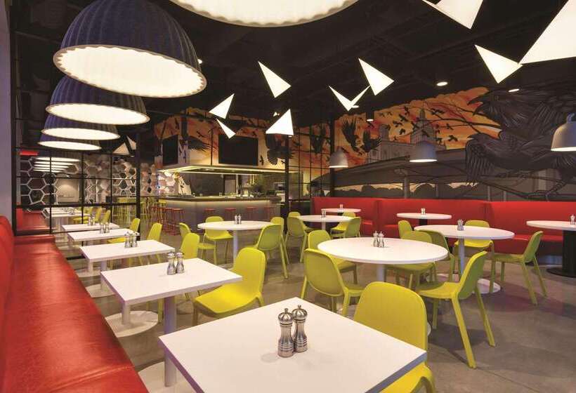 Отель Radisson Red Minneapolis Downtown