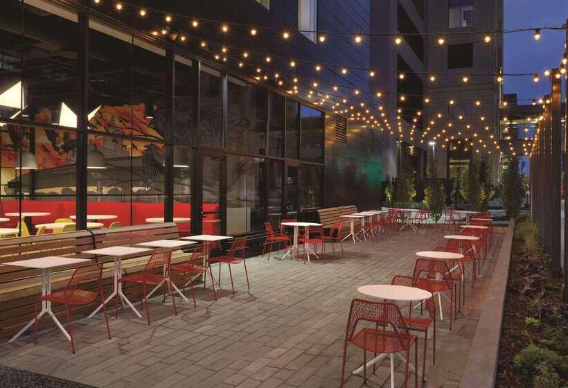 Отель Radisson Red Minneapolis Downtown