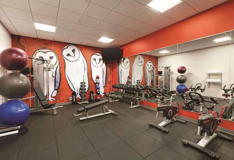 Отель Radisson Red Minneapolis Downtown