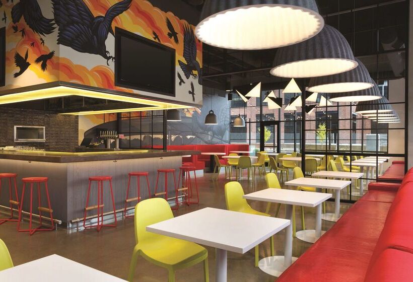 Отель Radisson Red Minneapolis Downtown