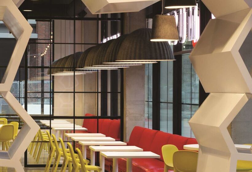 Отель Radisson Red Minneapolis Downtown