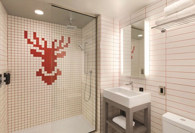 Отель Radisson Red Minneapolis Downtown