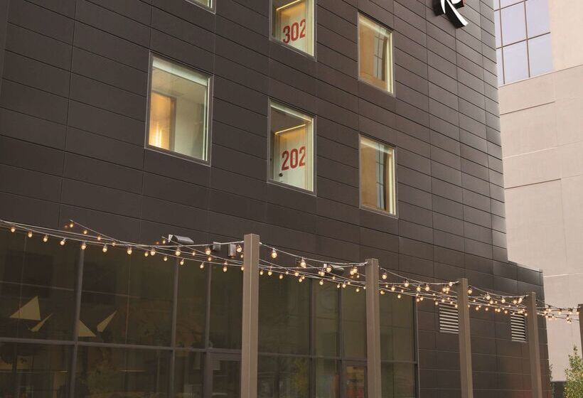 Отель Radisson Red Minneapolis Downtown