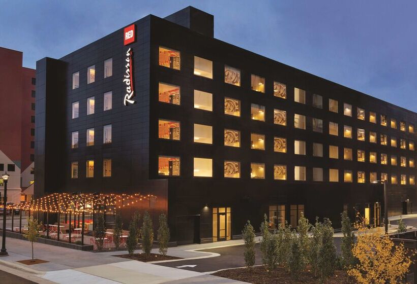 Отель Radisson Red Minneapolis Downtown