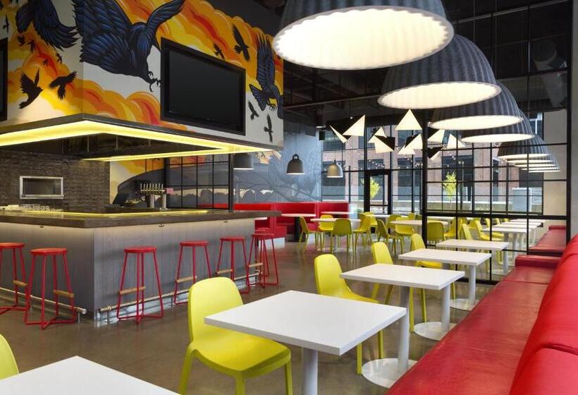 Отель Radisson Red Minneapolis Downtown