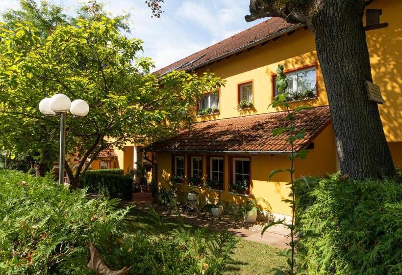 ホテル Restaurant Weinberg