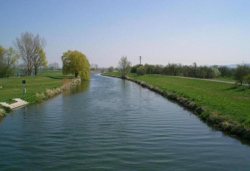 ホテル Restaurant Weinberg