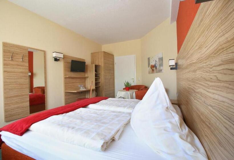 ホテル Restaurant Weinberg