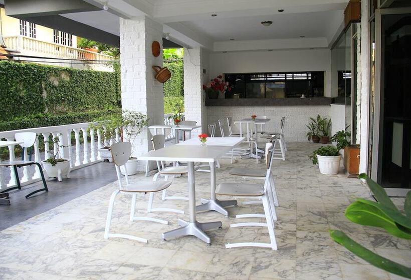 酒店 Sampurna Jaya