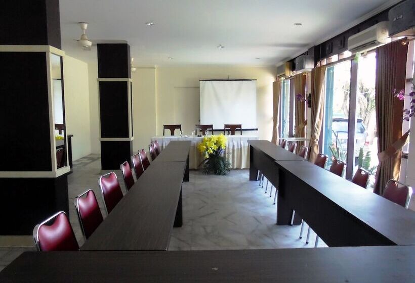 酒店 Sampurna Jaya