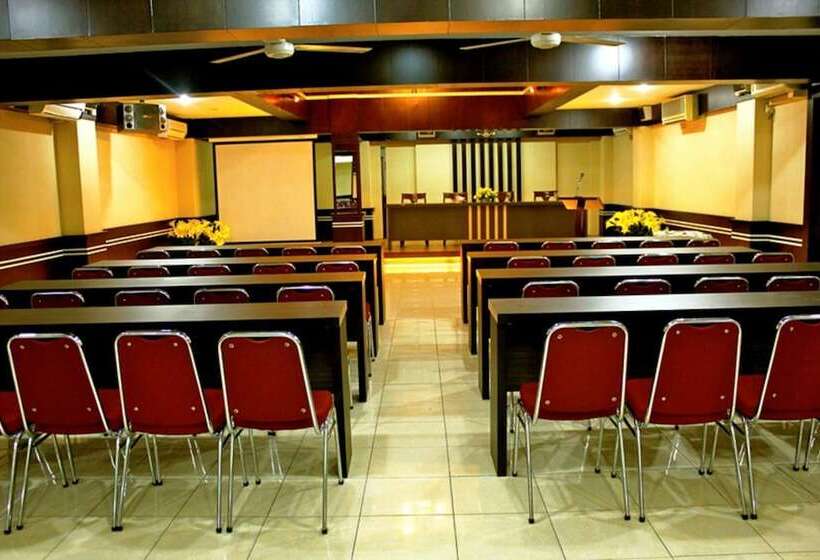 酒店 Sampurna Jaya