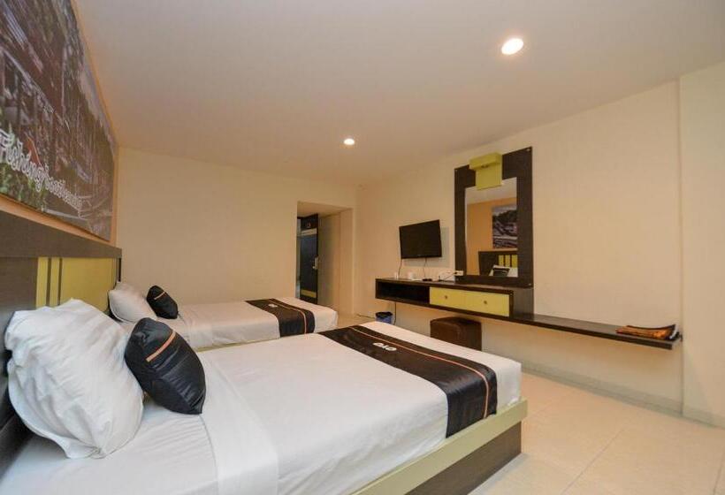 酒店 Sampurna Jaya