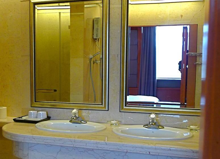 هتل Taitung Cultural Excursion Resort