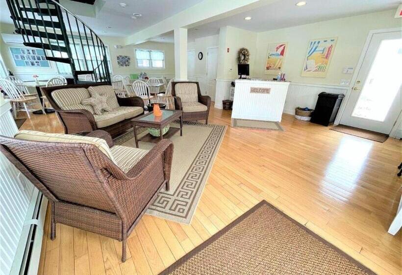 هتل The Escape Inn