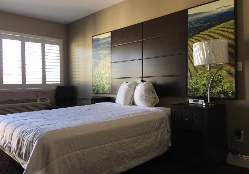 فندق Vallejo Inn