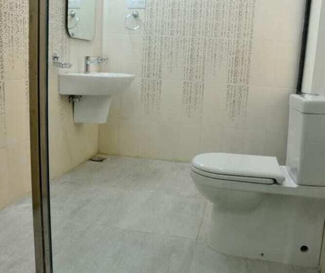 酒店 Yala Crocodile Park