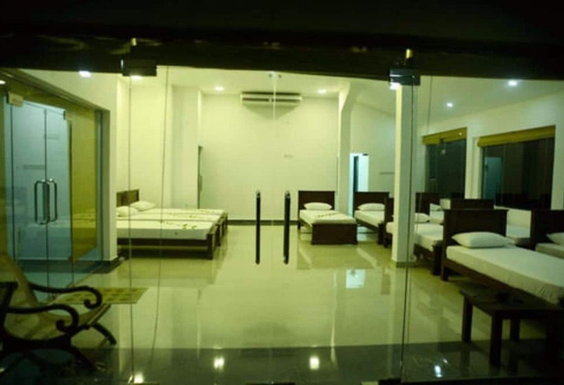 酒店 Yala Crocodile Park