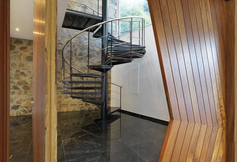 Lioness  Fountain Villa