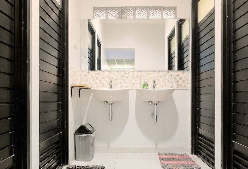 Mador Malang Dorm Hostel