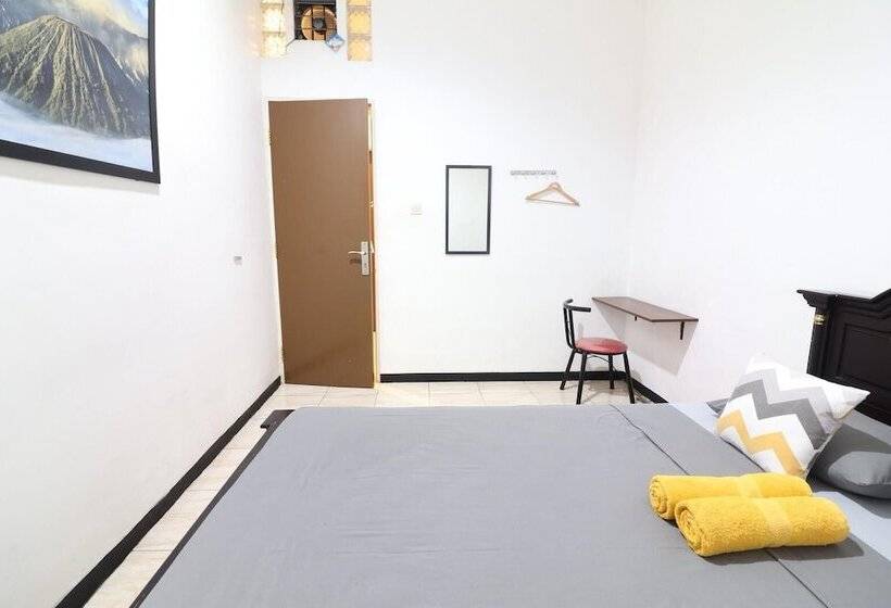 Mador Malang Dorm Hostel