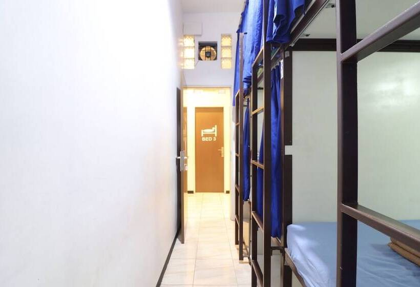 Mador Malang Dorm Hostel