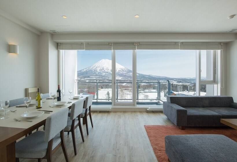 Niseko Landmark View