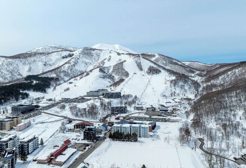 Niseko Landmark View