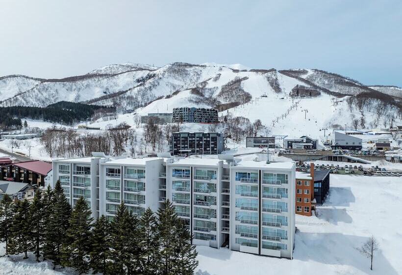 Niseko Landmark View