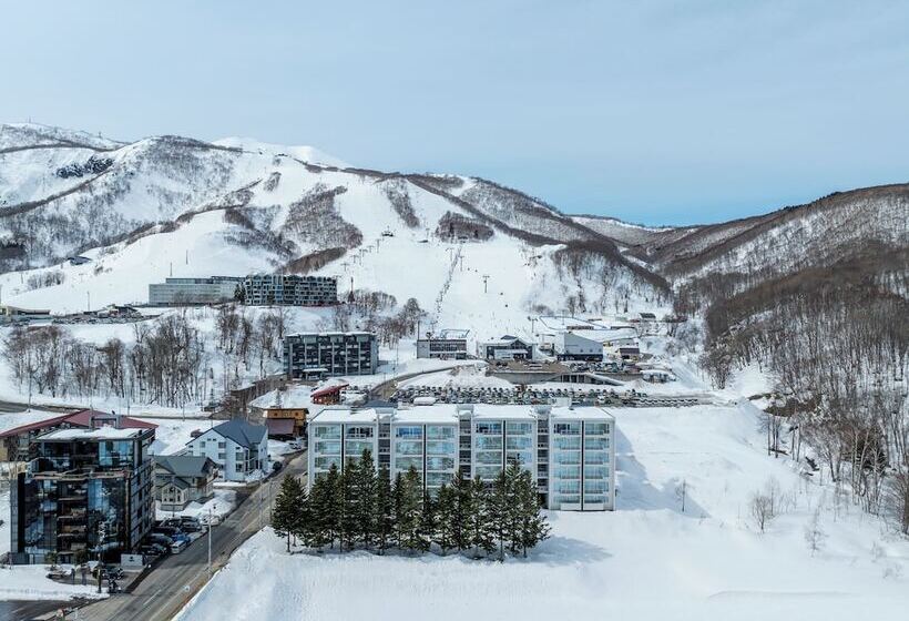 Niseko Landmark View