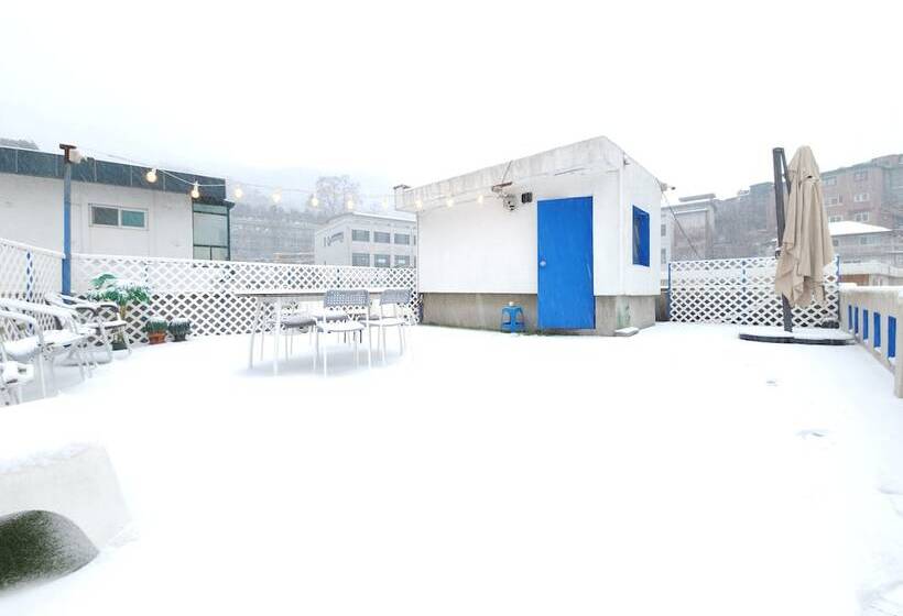 פנסיון Myeongdong Rooftop Hostel