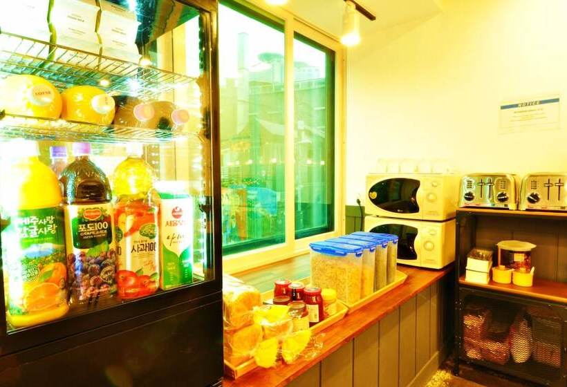 פנסיון Myeongdong Rooftop Hostel