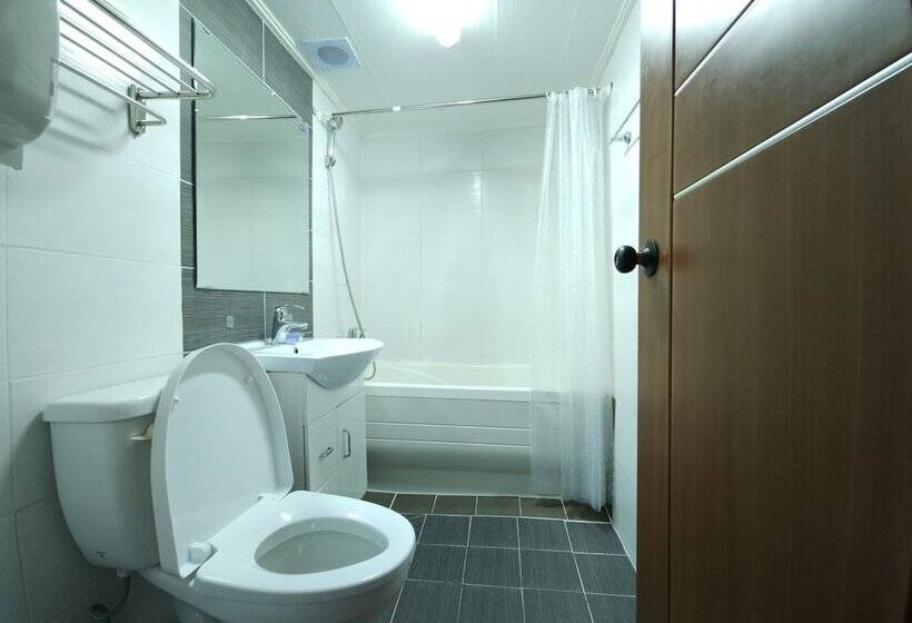 פנסיון Myeongdong Rooftop Hostel