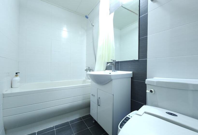 פנסיון Myeongdong Rooftop Hostel