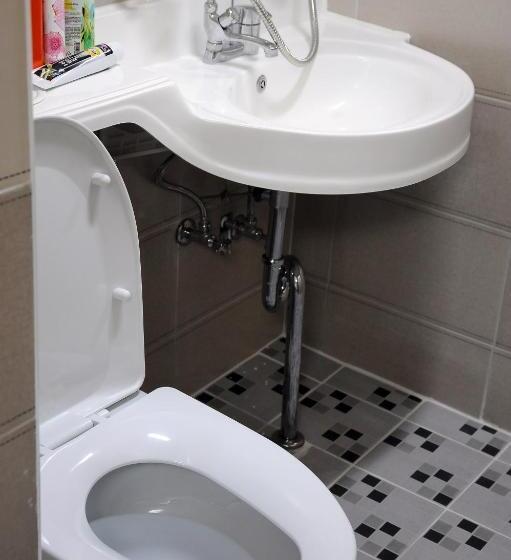 פנסיון The 1st Andong Hostel