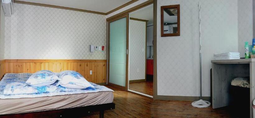 ペンション The 1st Andong Hostel