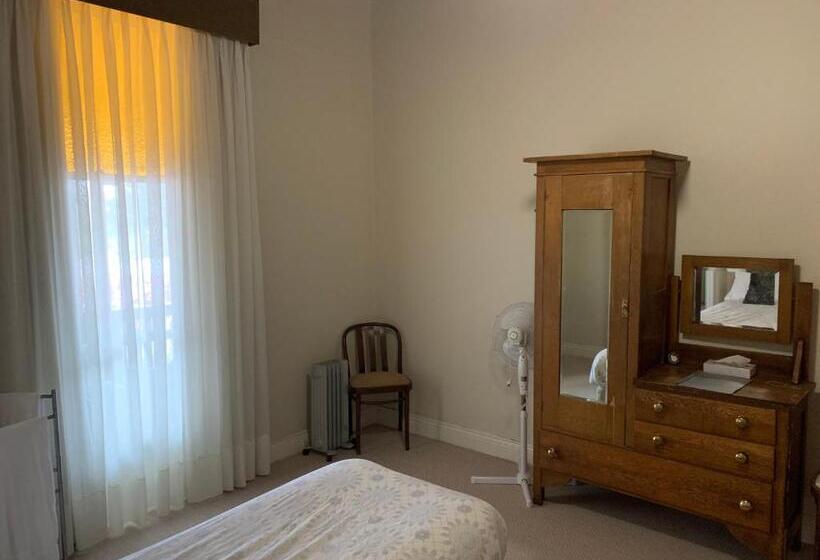 פנסיון Victoria And Albert Guesthouse