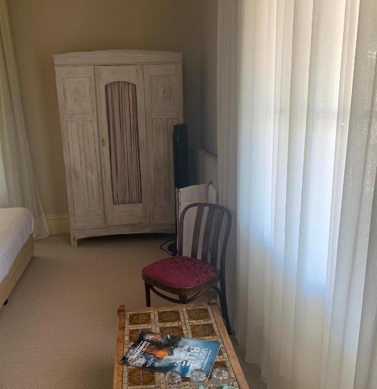 פנסיון Victoria And Albert Guesthouse