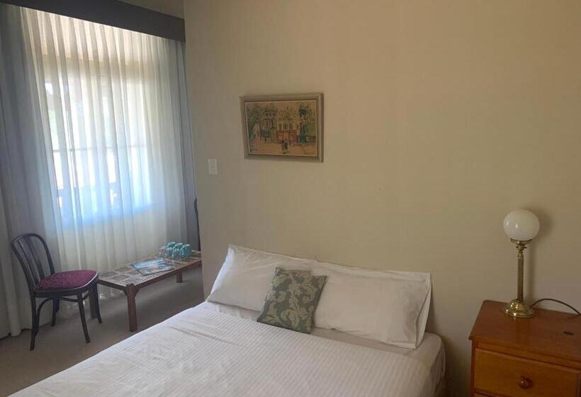 פנסיון Victoria And Albert Guesthouse