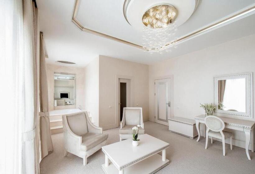 استراحتگاه Qafqaz Riverside