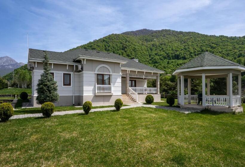 استراحتگاه Qafqaz Riverside