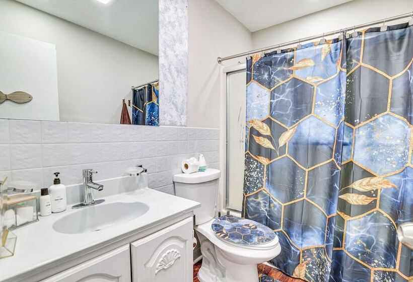 A Time To Remember  Tobyhanna Home W/ Hot Tub!