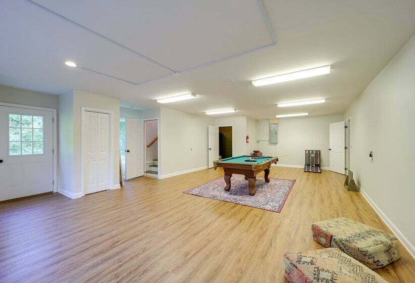 Bakersville Sanctuary W/ Stunning Scenery, Hot Tub