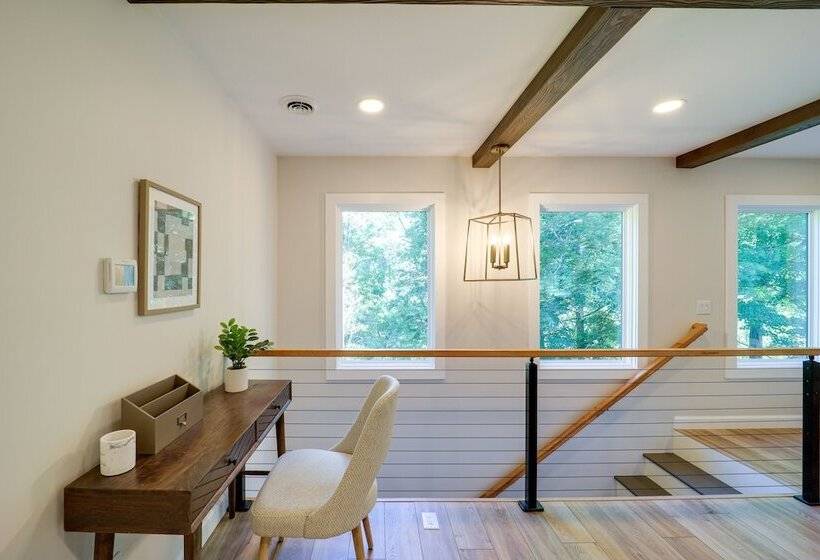 Bakersville Sanctuary W/ Stunning Scenery, Hot Tub