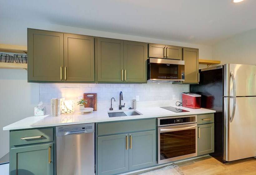 Bakersville Sanctuary W/ Stunning Scenery, Hot Tub